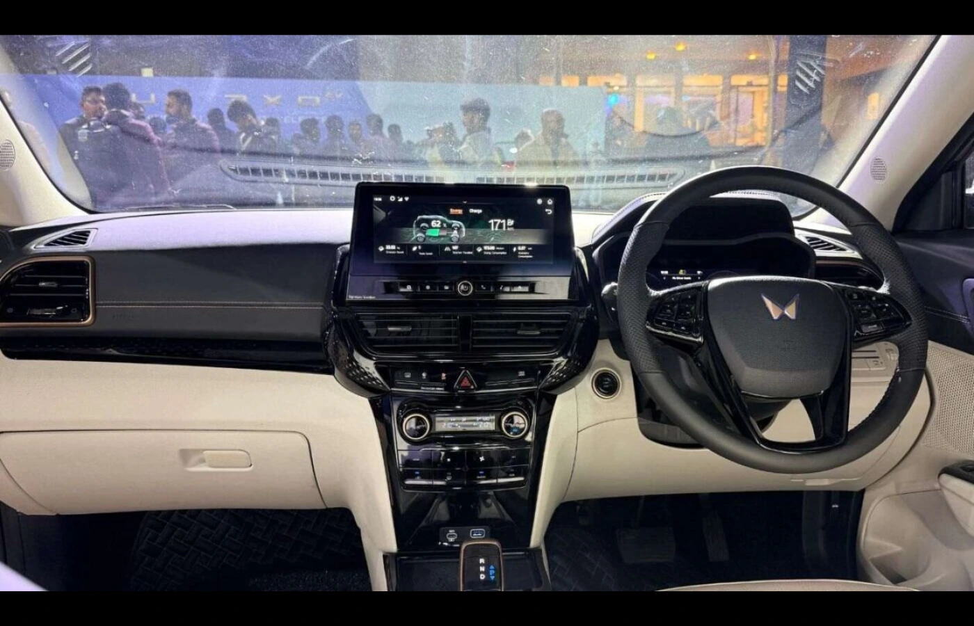 Mahindra XUV 3XO EV interior